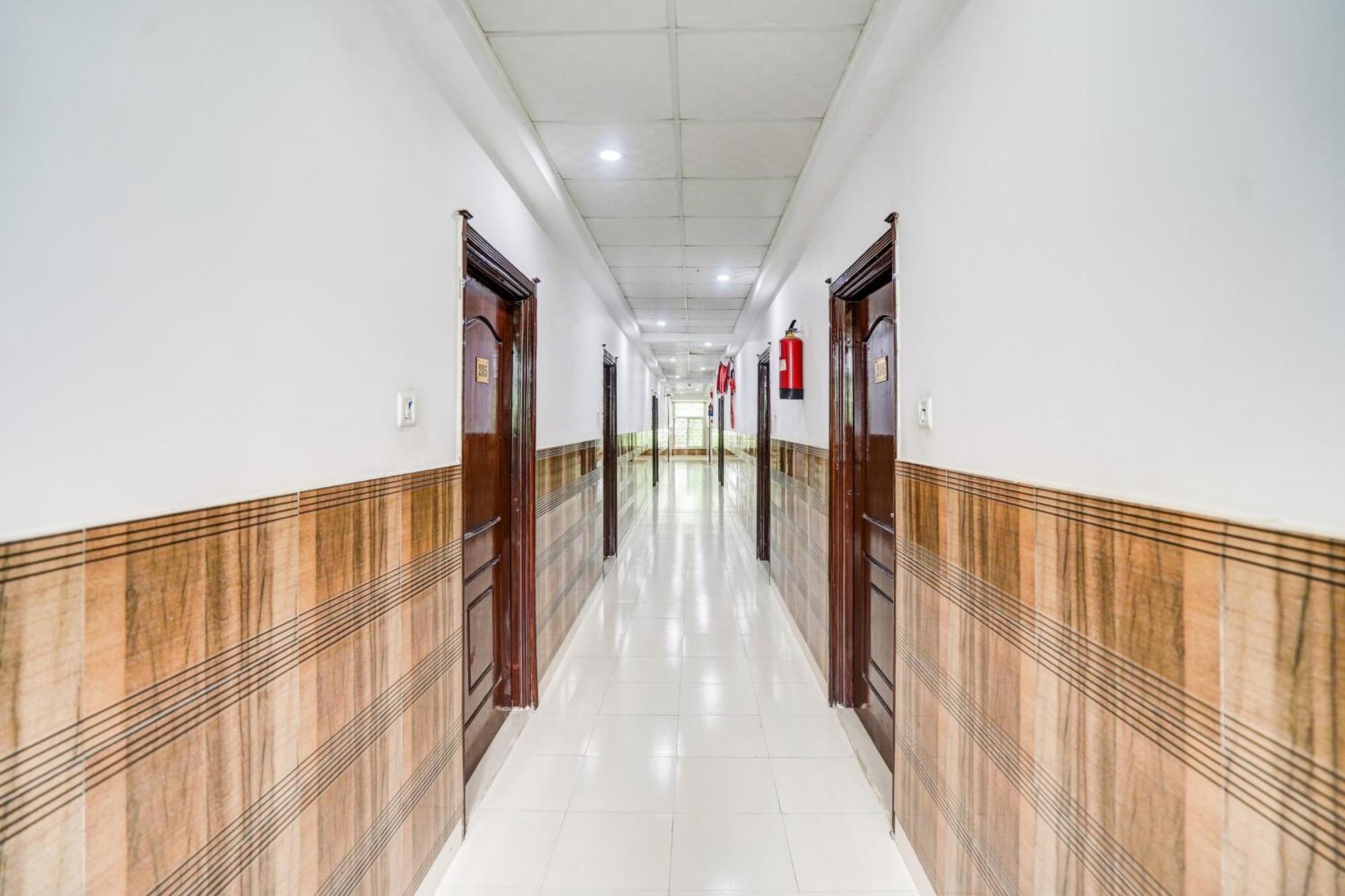 Super Hotel O Sgpgi Bijnaur Екстериор снимка