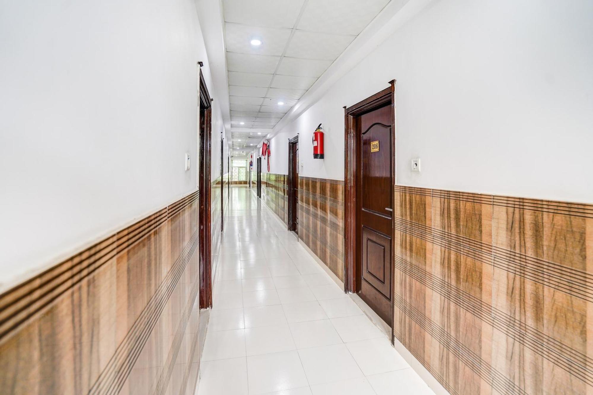 Super Hotel O Sgpgi Bijnaur Екстериор снимка